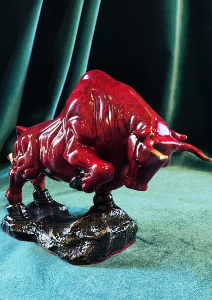 статуэтка красный бык