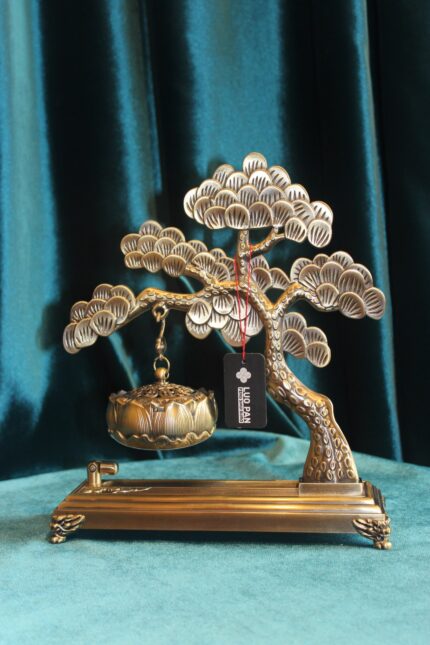 Золотое дерево с чашей для благовоний